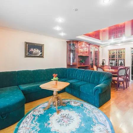 Апартаменты Three-bedroom On 54 Praspiekt Masherava Минск